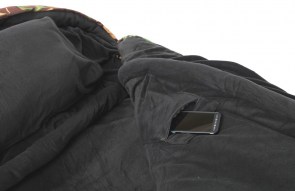 Camo Sleeping Bag-Praktická kapsička na mobilní telefon